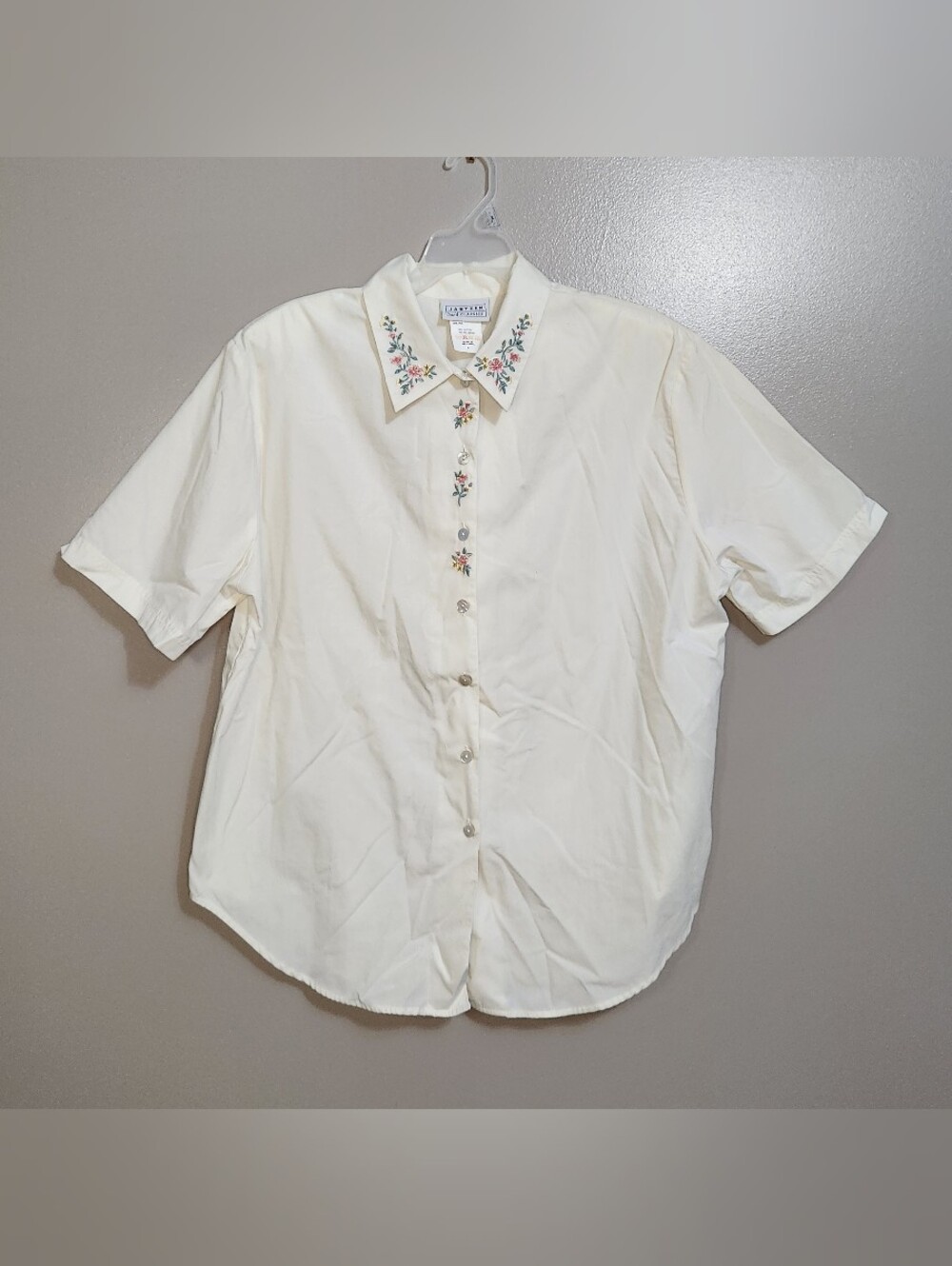 Vintage Jantzen Cream Floral Embroidered Button Down Shirt Size Large